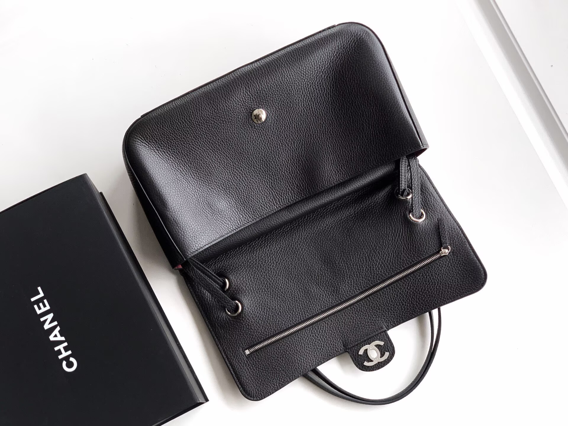 Chanel SPRING SUMMER 2026 MAXI FLAP BAG Grained Calfskin & Sliver-Tone Metal AS6231 Black