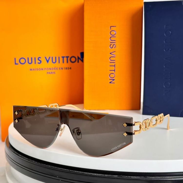 Louis Vuitton Sunglasses LVS00012-3