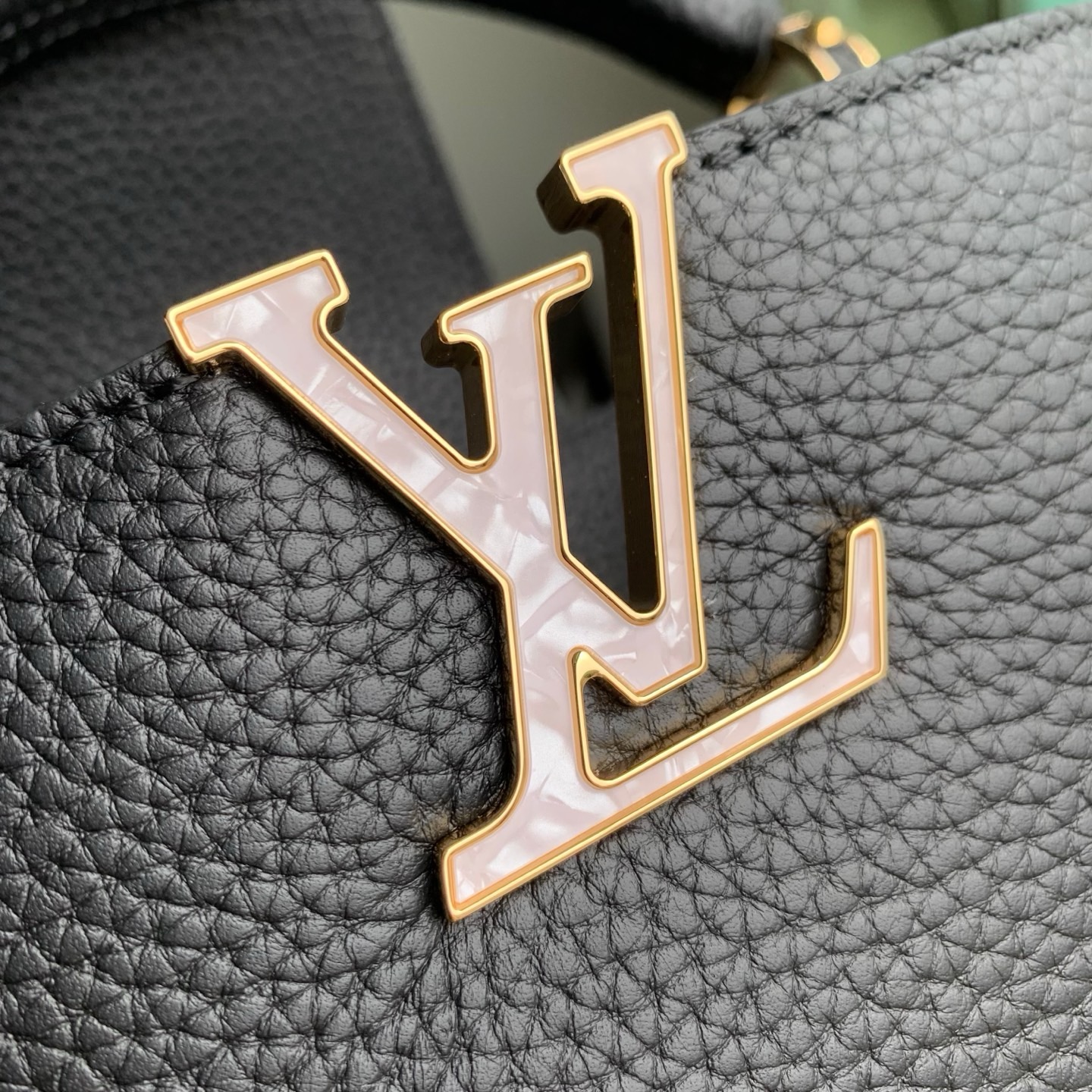 Louis Vuitton Capucines East-West Mini M28198 black