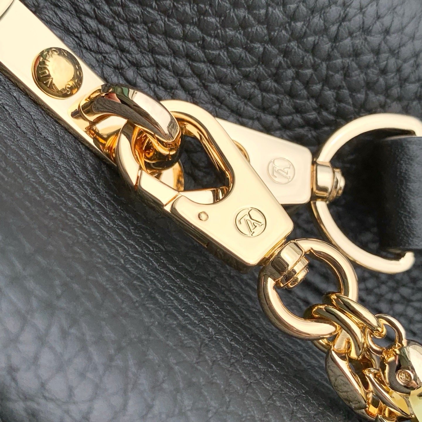 Louis Vuitton Capucines East-West Mini M28198 black