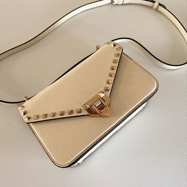VALENTINO ROCKSTUD Small grained calfskin Shoulder Bag B0T76 Cream VALENTINO ROCKSTUD Small grained calfskin Shoulder Bag B0T76 Cream