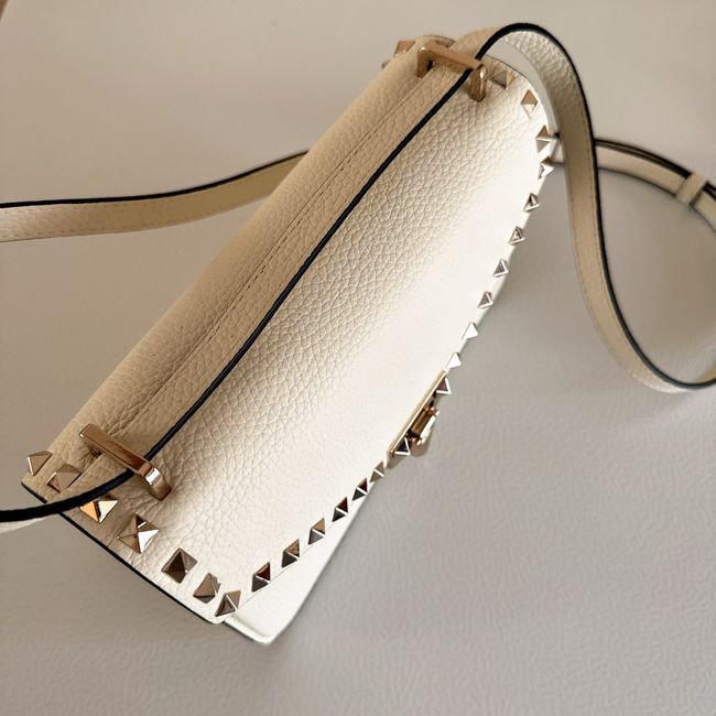 VALENTINO ROCKSTUD Small grained calfskin Shoulder Bag B0T76 Cream VALENTINO ROCKSTUD Small grained calfskin Shoulder Bag B0T76 Cream