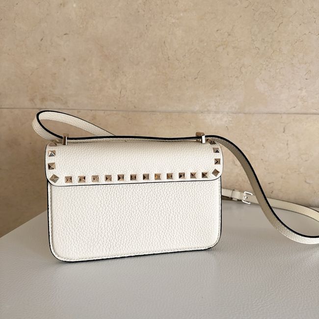 VALENTINO ROCKSTUD Small grained calfskin Shoulder Bag B0T76 Cream VALENTINO ROCKSTUD Small grained calfskin Shoulder Bag B0T76 Cream