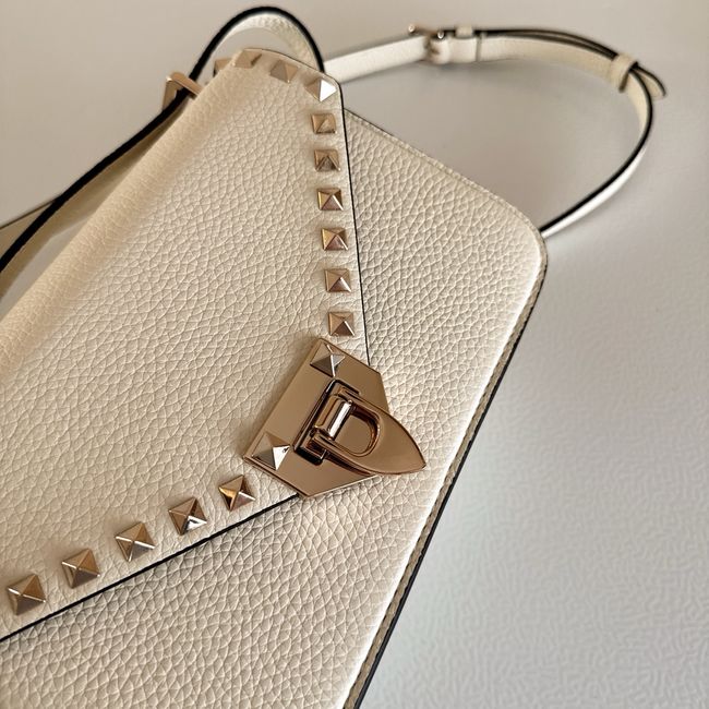 VALENTINO ROCKSTUD Small grained calfskin Shoulder Bag B0T76 Cream VALENTINO ROCKSTUD Small grained calfskin Shoulder Bag B0T76 Cream