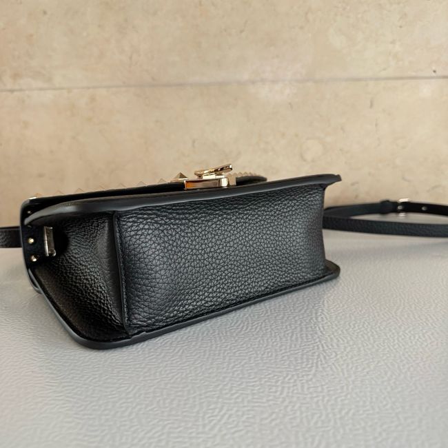 VALENTINO ROCKSTUD Small grained calfskin Shoulder Bag B0T76 black VALENTINO ROCKSTUD Small grained calfskin Shoulder Bag B0T76 black