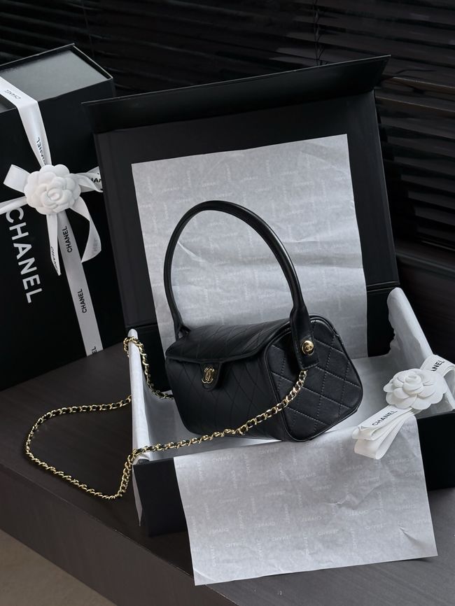 Chanel Clutch with chain AP5294 black Chanel Clutch with chain AP5294 black