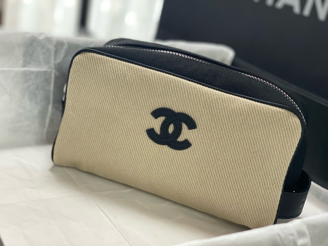 Chanel Large Zipped Pouch AP5267 Beige Chanel Large Zipped Pouch AP5267 Beige