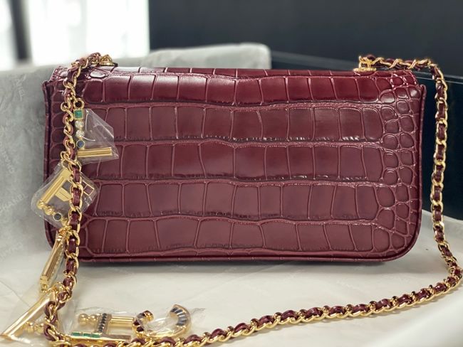 Chanel Clutch with chain Crocodile Embossed AS6340 Burgundy Chanel Clutch with chain Crocodile Embossed AS6340 Burgundy