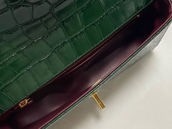 Chanel Clutch with chain Crocodile Embossed AS6340 dark green Chanel Clutch with chain Crocodile Embossed AS6340 dark green