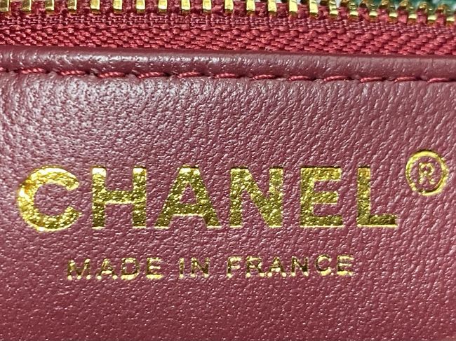 Chanel Clutch with chain Crocodile Embossed AS6340 dark green Chanel Clutch with chain Crocodile Embossed AS6340 dark green