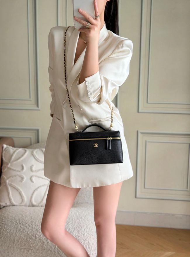 Chanel Large Vanity with chain AP5347 black Chanel Large Vanity with chain AP5347 black