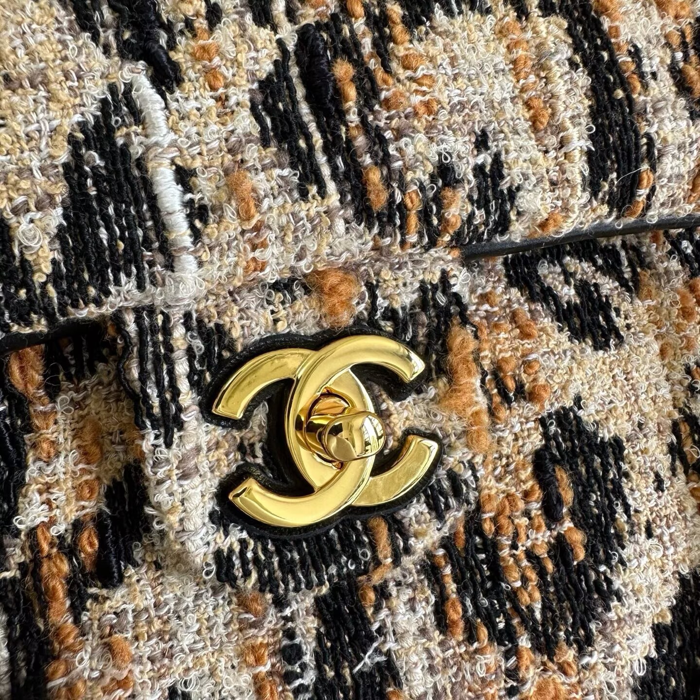 Chanel 26A CF Maxi Flap Tweed Bag AS5640 Leopard Print Chanel 26A CF Maxi Flap Tweed Bag AS5640 Leopard Print