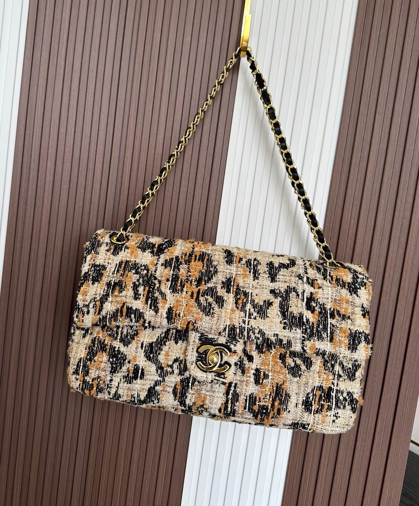 Chanel 26A CF Maxi Flap Tweed Bag AS5641 Leopard Print Chanel 26A CF Maxi Flap Tweed Bag AS5641 Leopard Print