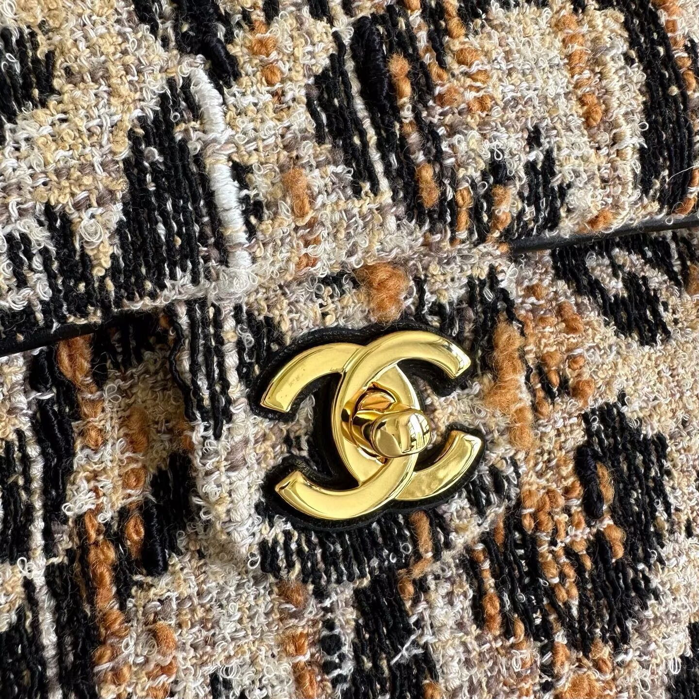 Chanel 26A CF Maxi Flap Tweed Bag AS5641 Leopard Print Chanel 26A CF Maxi Flap Tweed Bag AS5641 Leopard Print