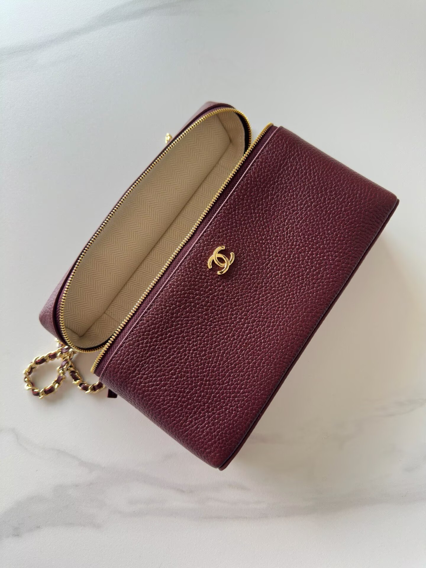 Chanel Large Vanity With Chain AP5347 Burgundy Chanel Large Vanity With Chain AP5347 Burgundy