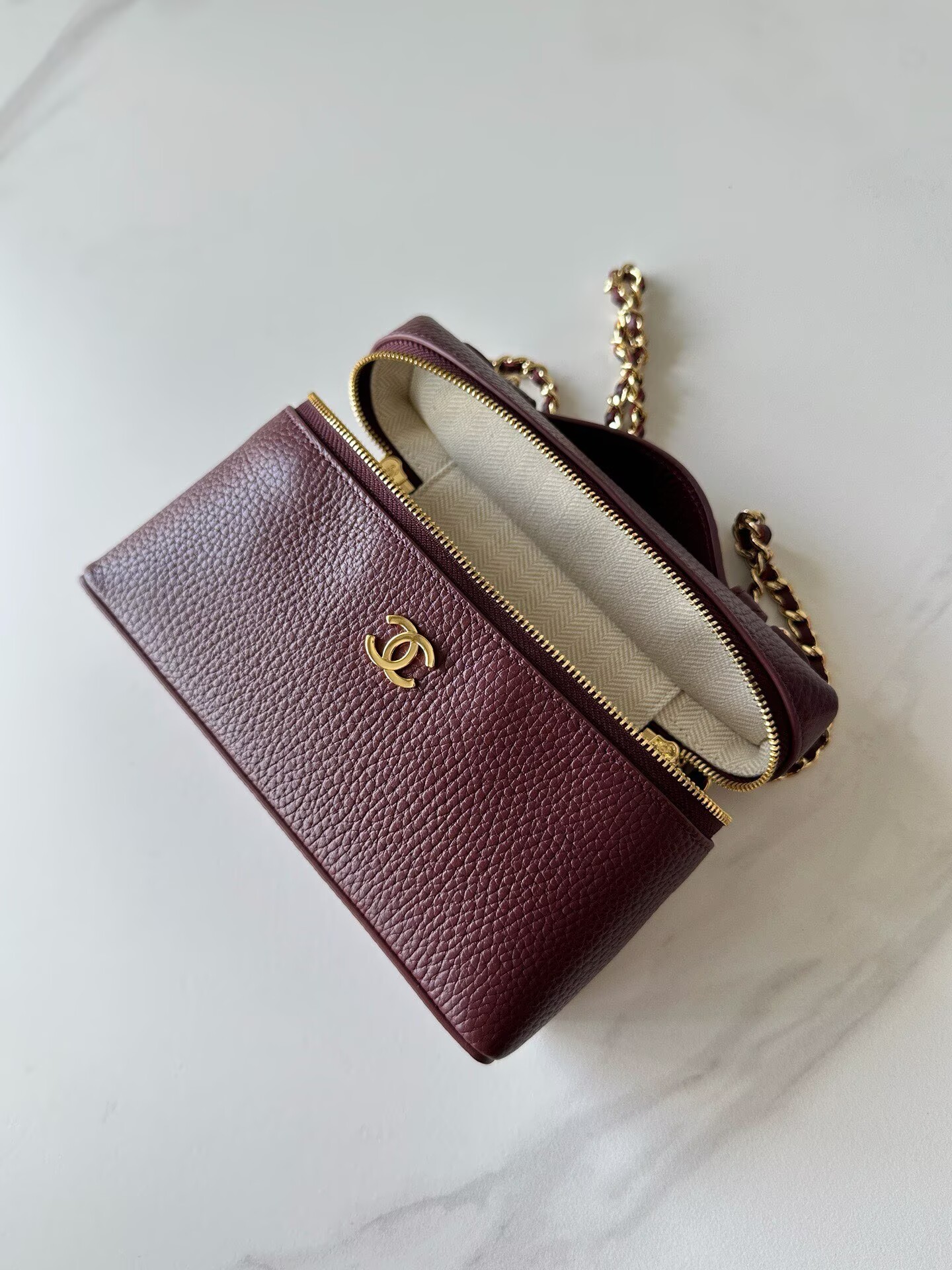 Chanel Vanity With Chain AP5346 Burgundy Chanel Vanity With Chain AP5346 Burgundy