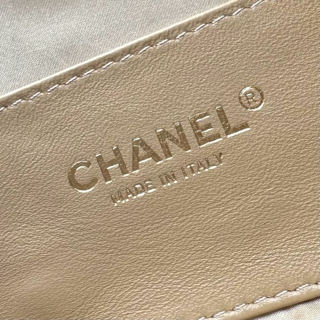 CHANEL 25 Mini Handbag AS5631 white & Black CHANEL 25 Mini Handbag AS5631 white & Black