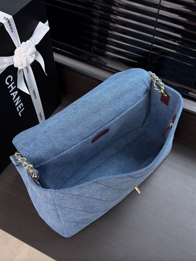CHANEL Maxi Flapbag AS6233 denim blue CHANEL Maxi Flapbag AS6233 denim blue