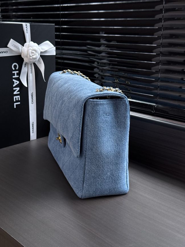 CHANEL Maxi Flapbag AS6233 denim blue CHANEL Maxi Flapbag AS6233 denim blue