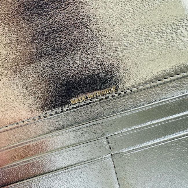 Chanel Clutch with chain Sheepskin AP5280 Silver Chanel Clutch with chain Sheepskin AP5280 Silver