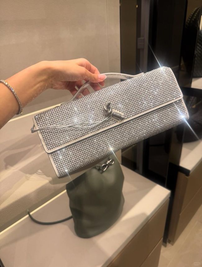 Bottega Veneta Andiamo Clutch Crystal 32190 Silver