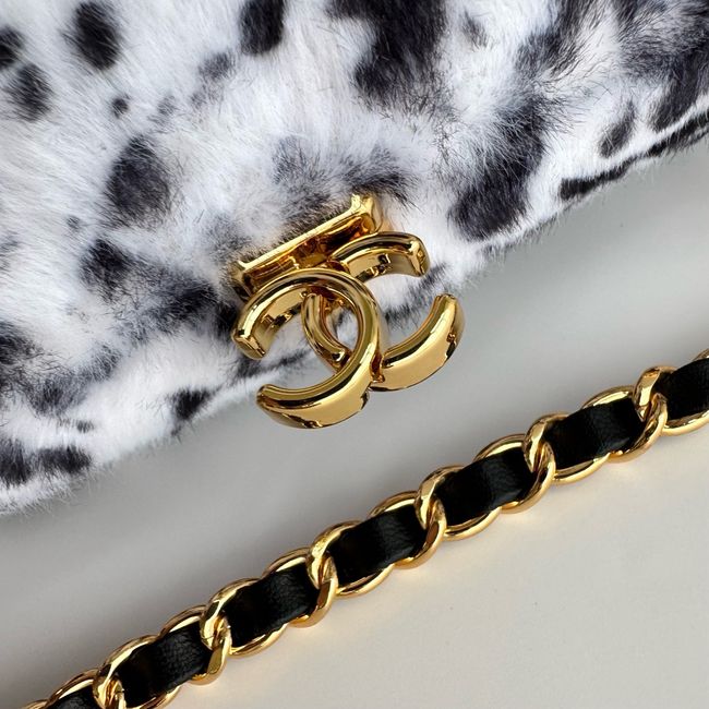 Chanel Clutch with chain AP5252 White & Black Chanel Clutch with chain AP5252 White & Black