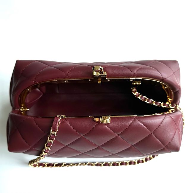 Chanel Clutch with chain Lambskin AP5252 burgundy Chanel Clutch with chain Lambskin AP5252 burgundy