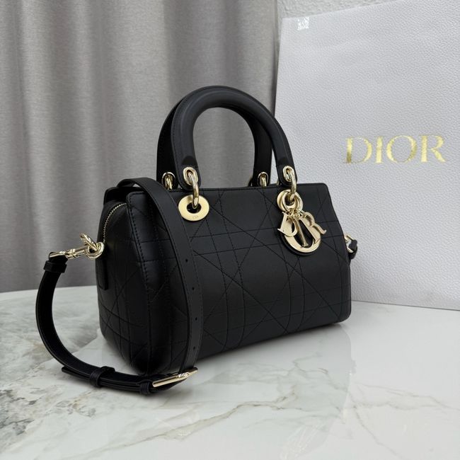 Small Dior Granville Bag black Flat Macrocannage Calfskin M1441OHJ Small Dior Granville Bag black Flat Macrocannage Calfskin M1441OHJ