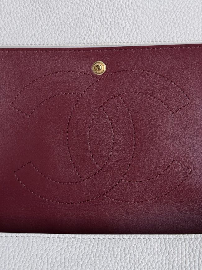 Chanel Maxi Flap bag AS6231 white&gold-Tone Metal Chanel Maxi Flap bag AS6231 white&gold-Tone Metal