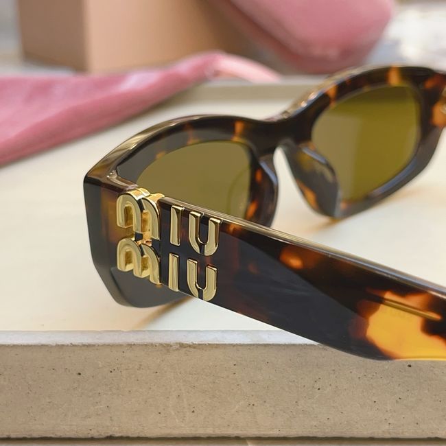 MiuMiu Sunglasses 821486-2