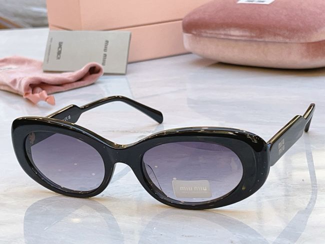 MiuMiu Sunglasses 821488-4