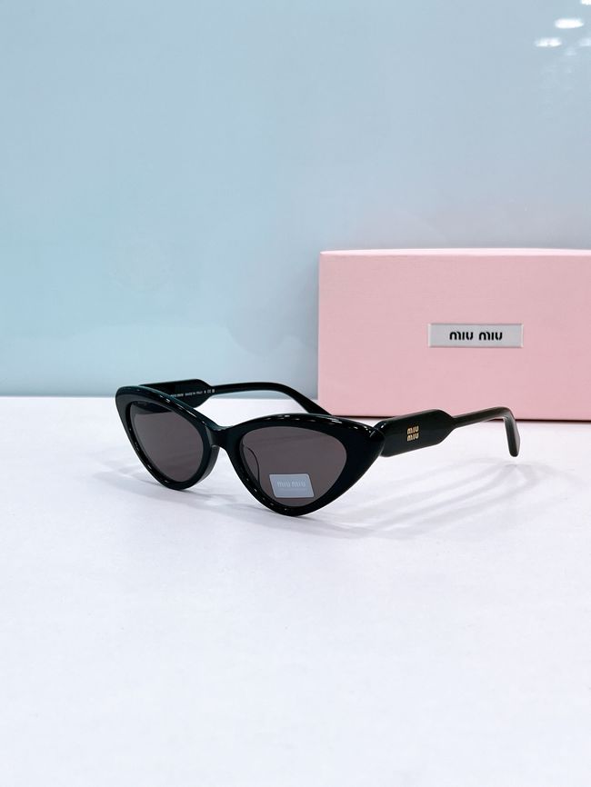 MiuMiu Sunglasses 821493-1