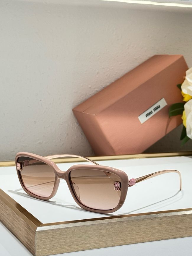 MiuMiu Sunglasses 821498-3