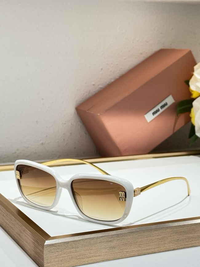 MiuMiu Sunglasses 821498-4