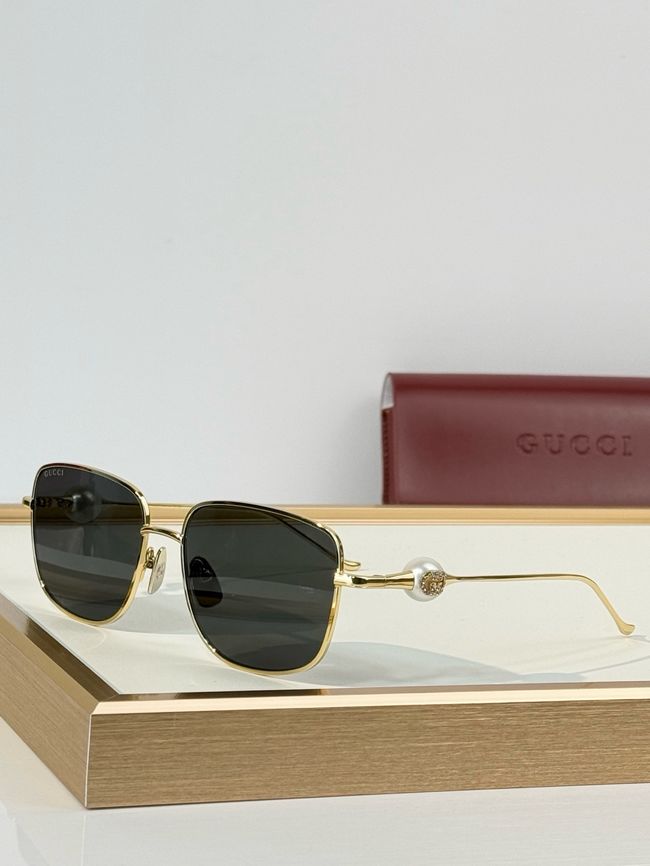 Gucci Sunglasses 821545-5