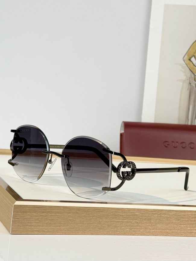 Gucci Sunglasses 821547-1