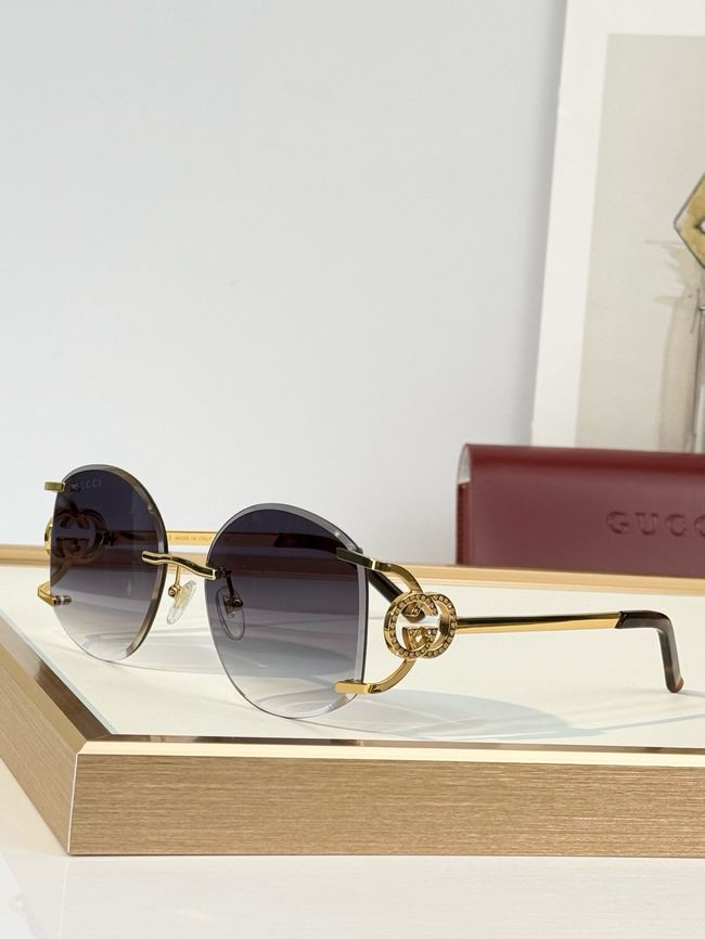 Gucci Sunglasses 821547-5