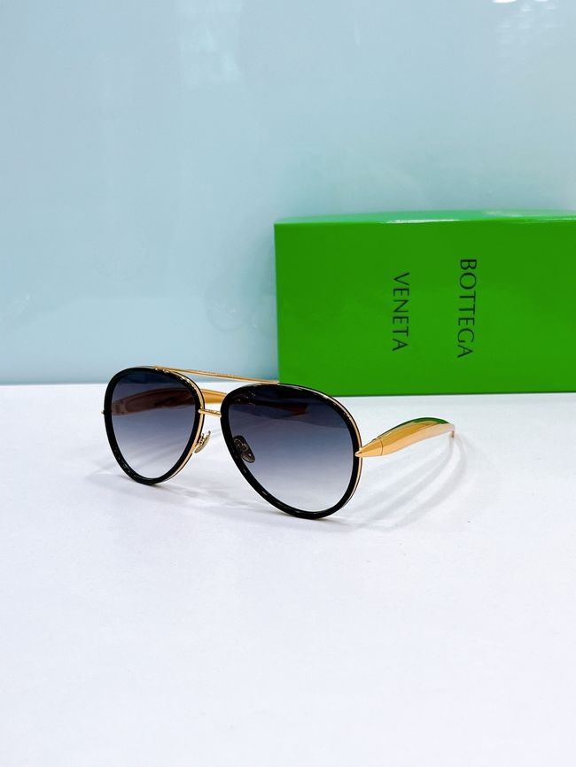 Gucci Sunglasses 821551-4
