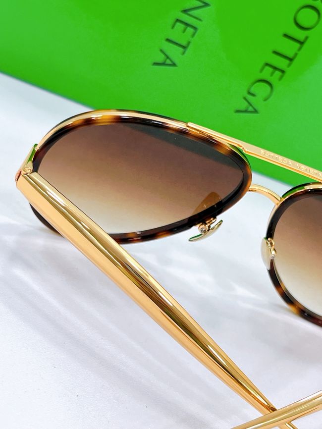 Gucci Sunglasses 821551-5