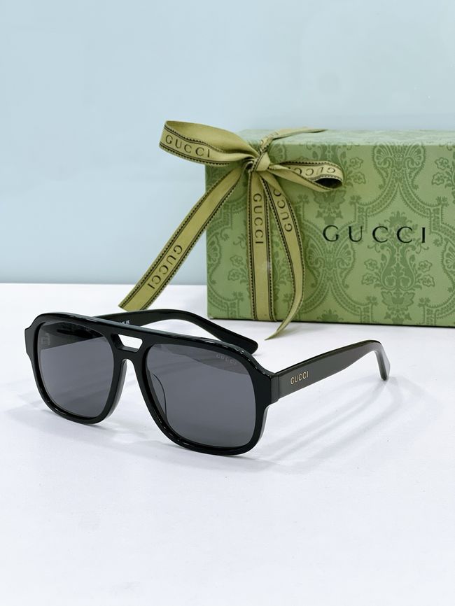 Gucci Sunglasses 821554-4