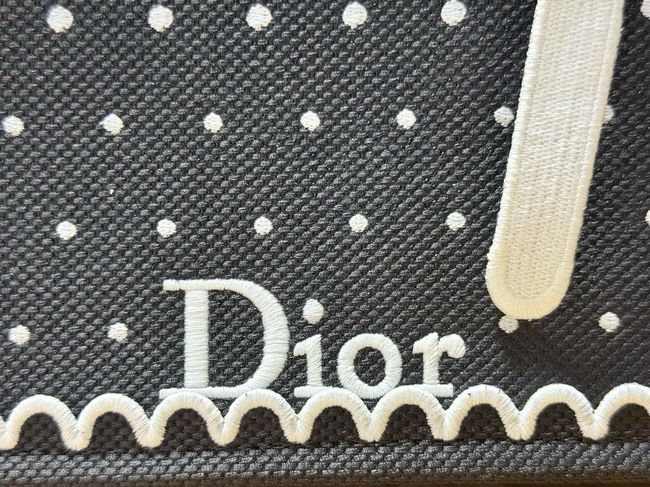 Medium Dior Book Tote with Strap Oblique Embroidery M1354PE-11