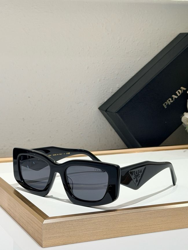 Prada Sunglasses 821620-5