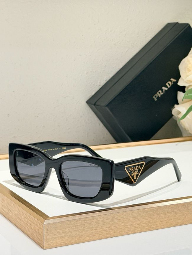 Prada Sunglasses 821620-7