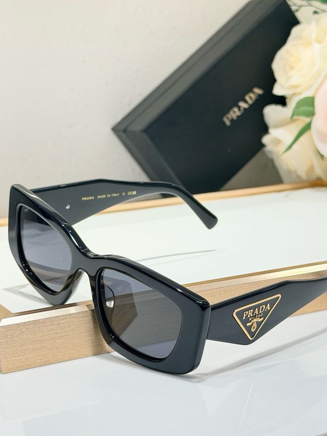 Prada Sunglasses 821620-7