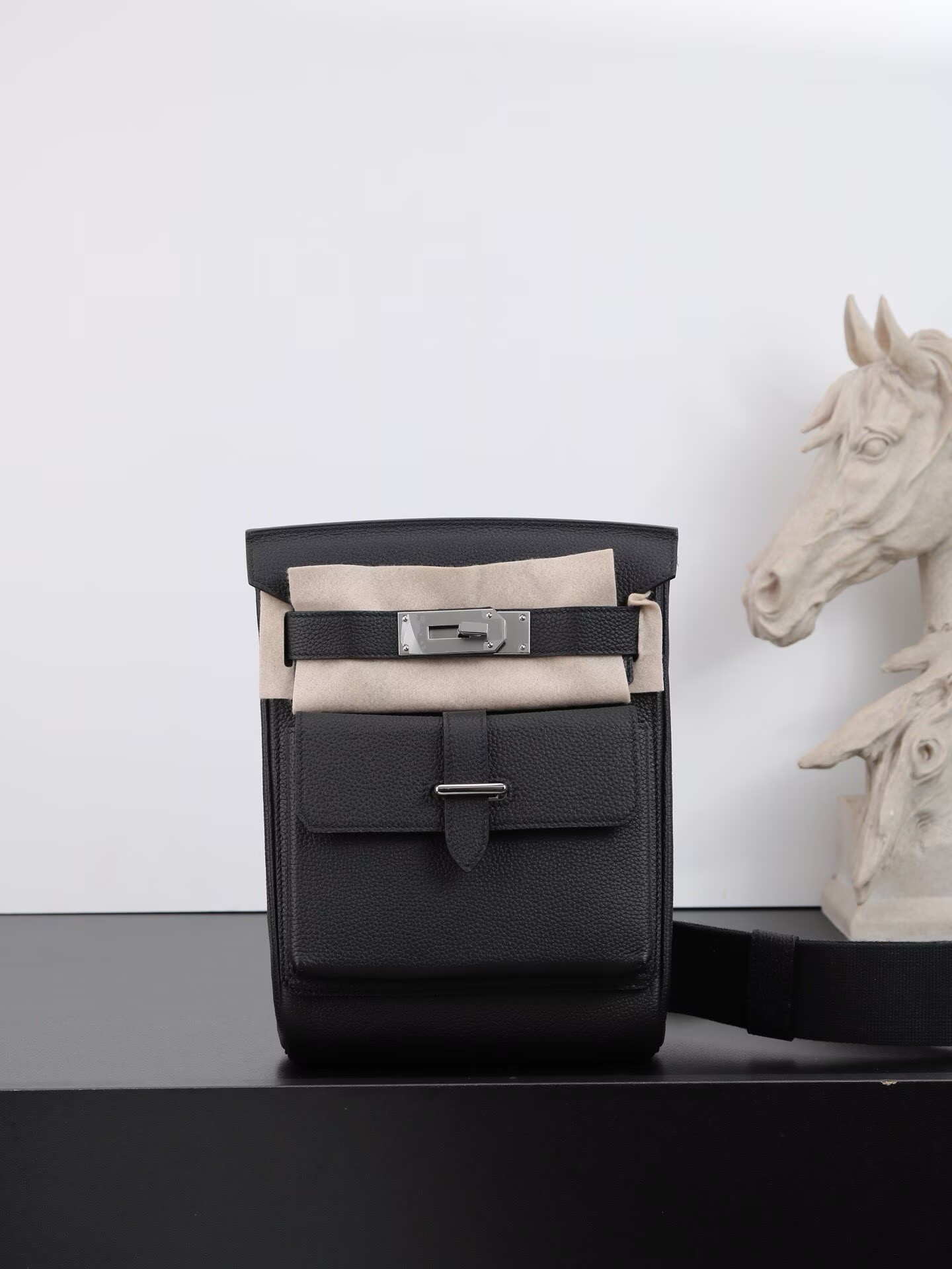 Hermes HAC A DOS Original Togo Leather Chest Bag H60321 Black Hermes HAC A DOS Original Togo Leather Chest Bag H60321 Black