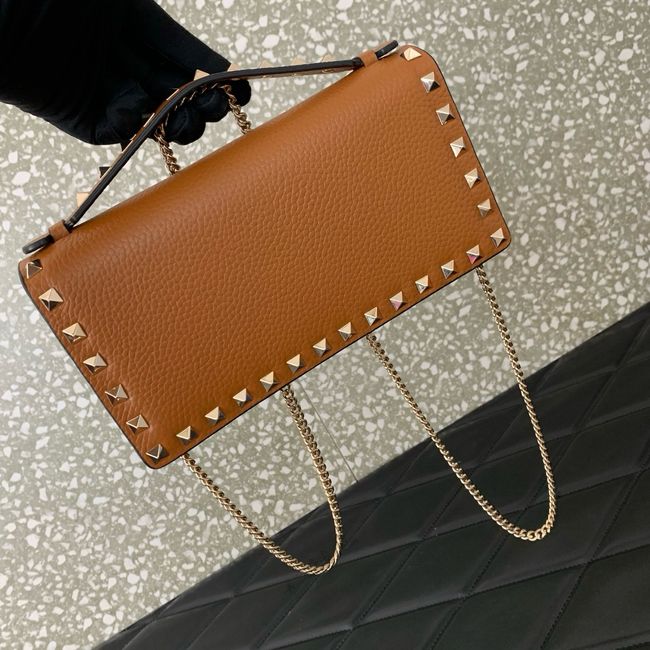VALENTINO Rockstud calfskin chain bag SHI098 brown VALENTINO Rockstud calfskin chain bag SHI098 brown