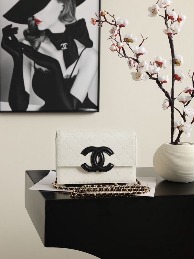 CHANEL Wallet on Chain AP5455 white&black