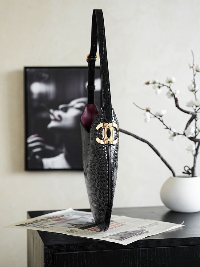 Chanel Crocodile Embossed Shoulder Bag 68012 black Chanel Crocodile Embossed Shoulder Bag 68012 black