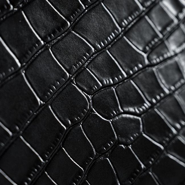 Chanel Crocodile Embossed Shoulder Bag 68012 black Chanel Crocodile Embossed Shoulder Bag 68012 black