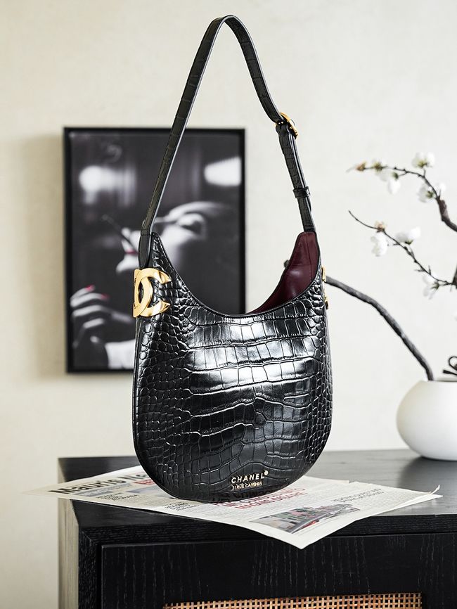 Chanel Shoulder Bags Crocodile Embossed 68011 black Chanel Shoulder Bags Crocodile Embossed 68011 black